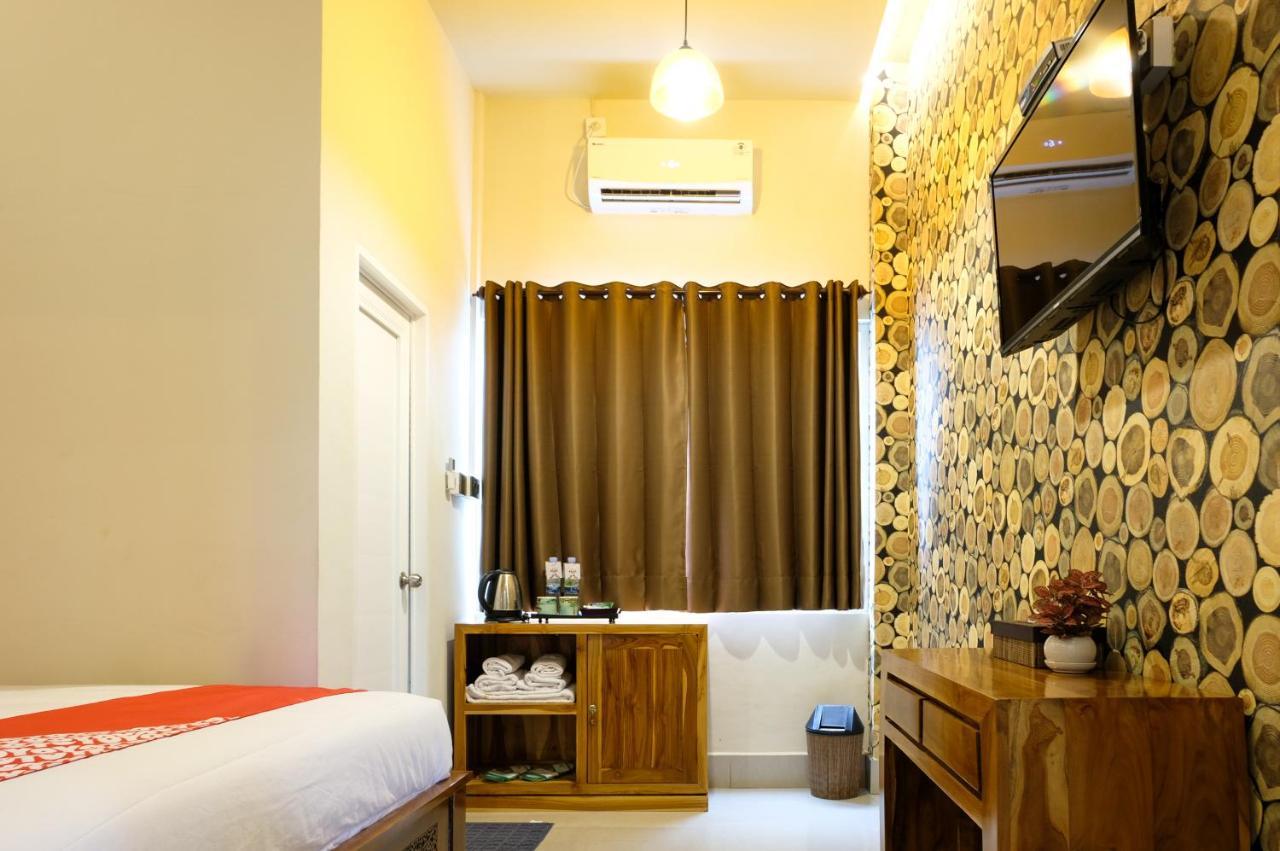 OYO 683 Jepun Residence Mataram Exterior foto